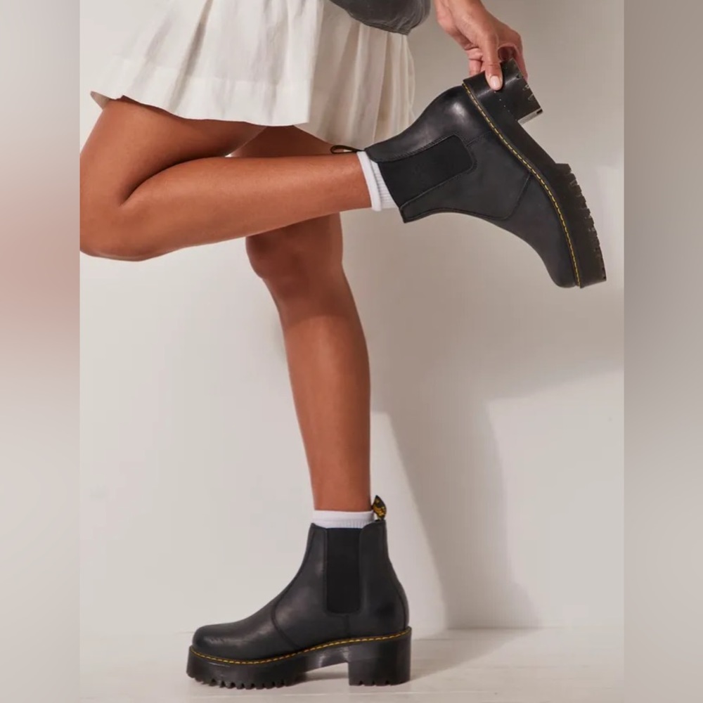 Dr. Martens Rometty Black Leather Chelsea Platform Combat Boots Size 5